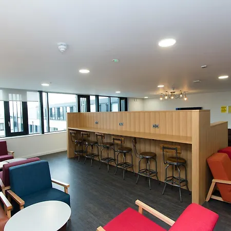 Destiny Student - Kavanagh Court Apartamento